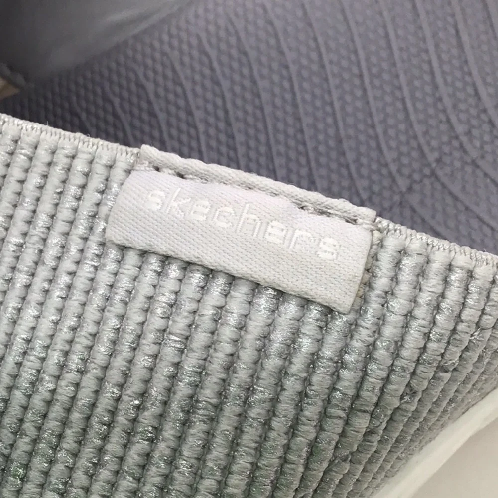 Skechers Goga Mat Gray Stretch Criss Cross Slide On Sandal - Picture 9 of 9